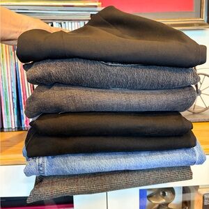 Cleaning out my closet. 7 Pairs Pants & jeans sizes 2/4 & 26/27
